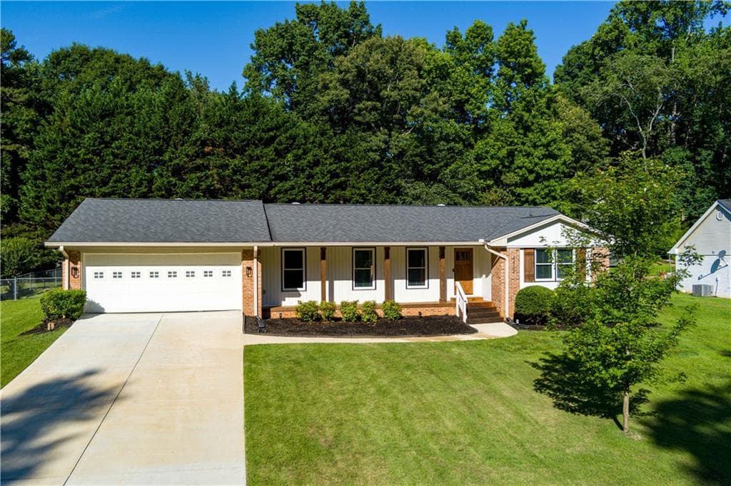4422 White Oak Drive, Sugar Hill, GA 30518 — most recent listing photo