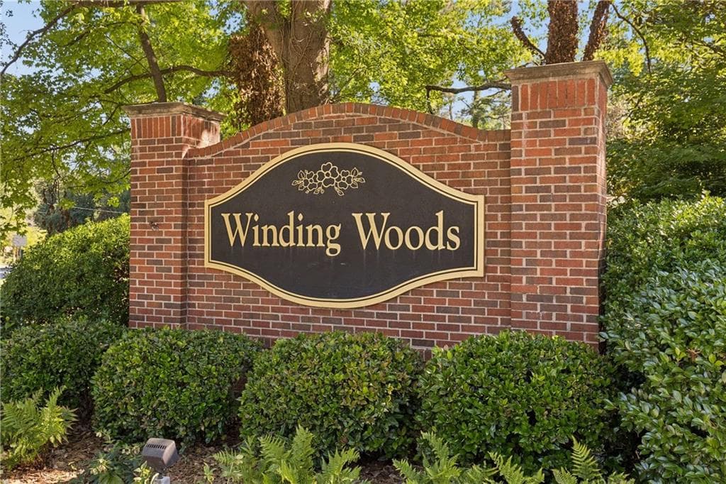 4 bedroom, 3 bathroom, 2,204 sq ft single family residence for sale at 3646 Winview Court, Tucker, GA 30084 — photo 2