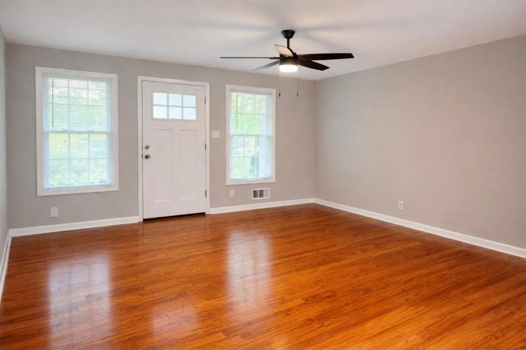 4 bedroom, 3 bathroom, 1,378 sq ft single family residence for sale at 1551 Pine Glen Circle, Decatur, GA 30035 — photo 6
