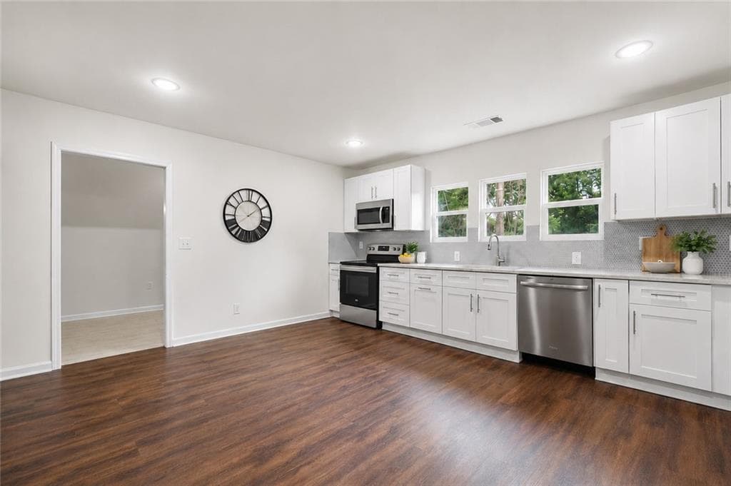 duplex under contract at 1721 Hortense Place, Atlanta, GA 30318 — photo 7