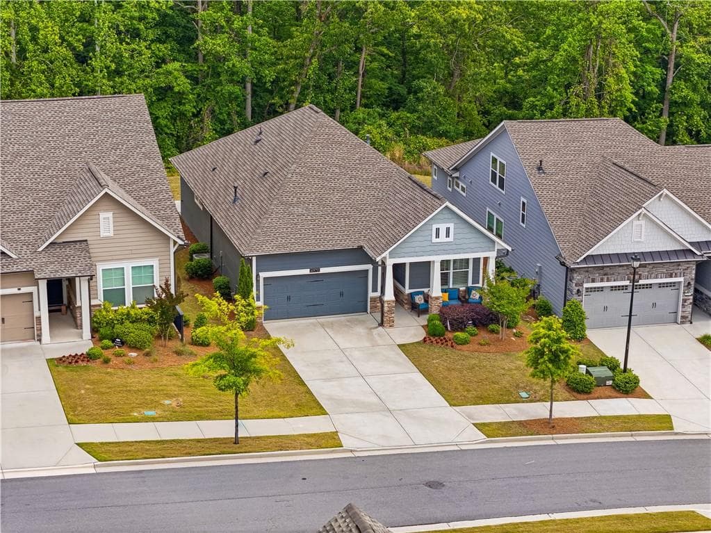 3 bedroom, 2 bathroom, 1,692 sq ft single family residence for sale at 6973 River Rock Drive, Flowery Branch, GA 30542 — photo 3
