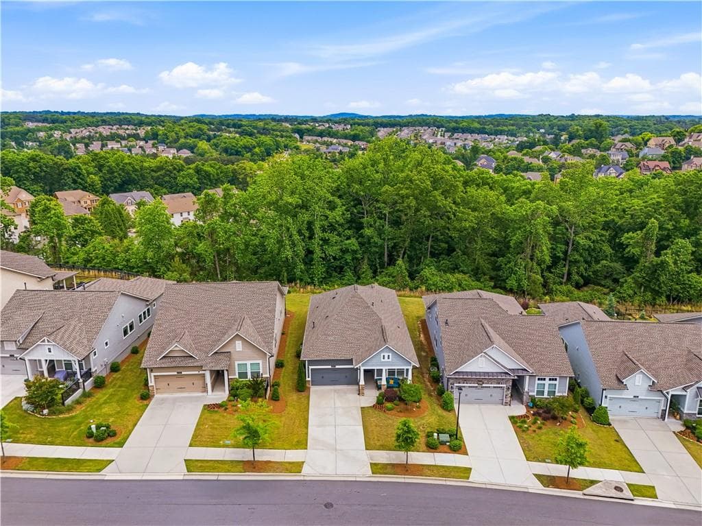 3 bedroom, 2 bathroom, 1,692 sq ft single family residence for sale at 6973 River Rock Drive, Flowery Branch, GA 30542 — photo 5