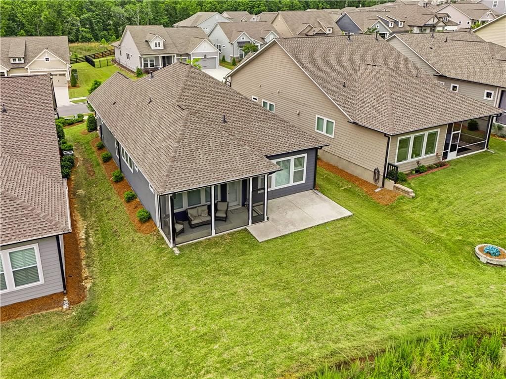 3 bedroom, 2 bathroom, 1,692 sq ft single family residence for sale at 6973 River Rock Drive, Flowery Branch, GA 30542 — photo 6