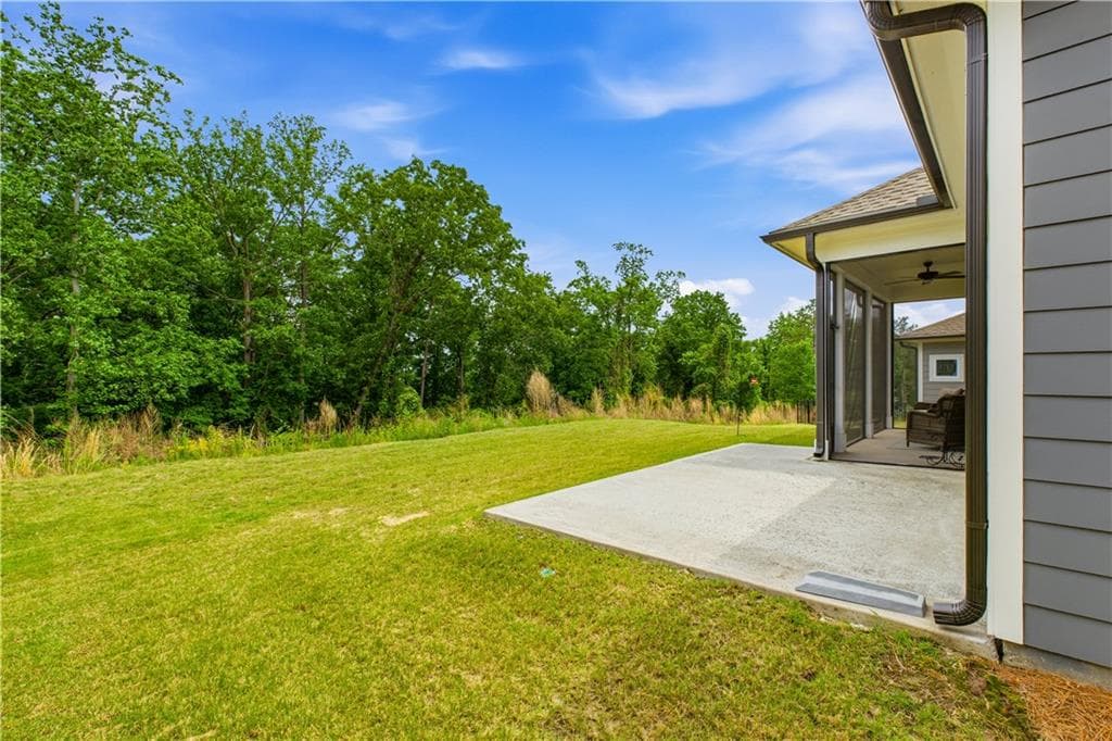 3 bedroom, 2 bathroom, 1,692 sq ft single family residence for sale at 6973 River Rock Drive, Flowery Branch, GA 30542 — photo 8