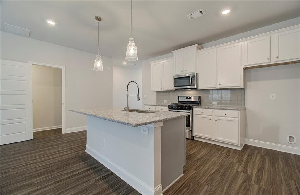 3 bedroom, 3 bathroom, 2,016 sq ft single family residence under contract at 3769 Ivy Cottage Drive, Snellville, GA 30039 — photo 7