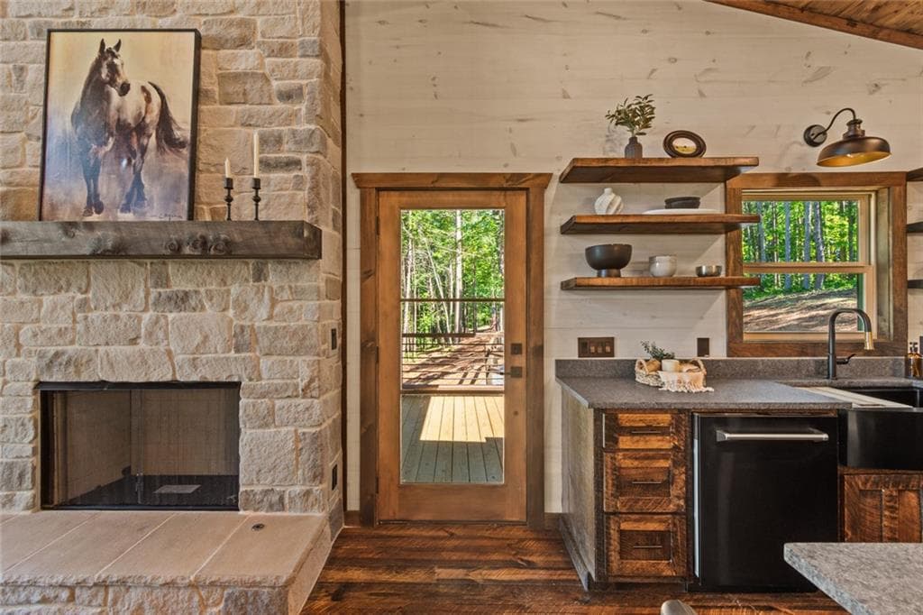 2 bedroom, 2 bathroom, 1,872 sq ft single family residence for sale at 4739 Big Ridge Road, Talking Rock, GA 30175 — photo 10