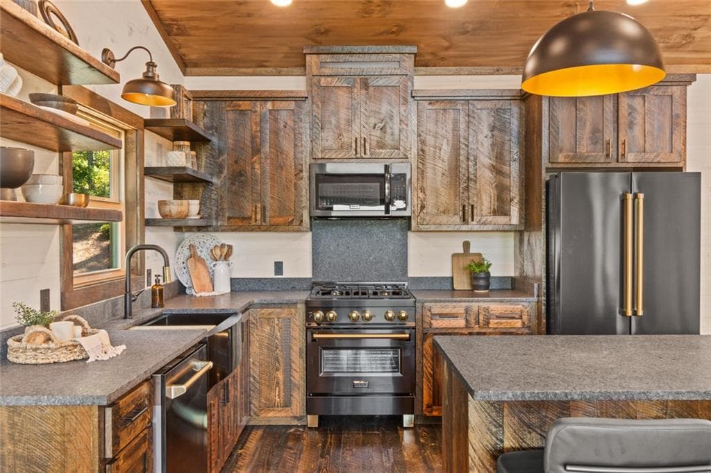 2 bedroom, 2 bathroom, 1,872 sq ft single family residence for sale at 4739 Big Ridge Road, Talking Rock, GA 30175 — photo 6