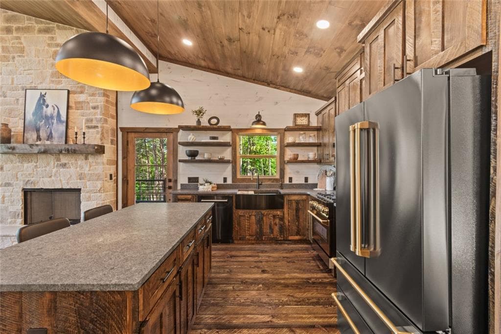 2 bedroom, 2 bathroom, 1,872 sq ft single family residence for sale at 4739 Big Ridge Road, Talking Rock, GA 30175 — photo 8