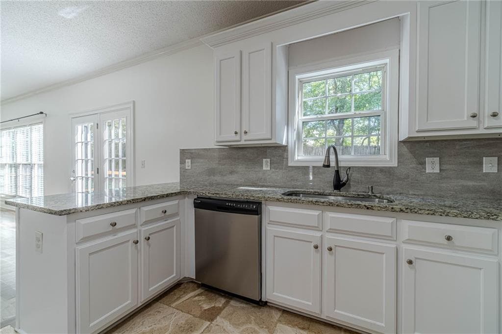 4 bedroom, 3 bathroom, 2,566 sq ft single family residence under contract at 1530 Blakewood Trail, Bethlehem, GA 30620 — photo 10