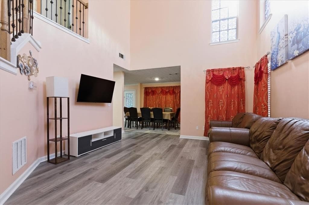 3 bedroom, 3 bathroom, 2,126 sq ft single family residence for sale at 3240 Saint James Place, Lawrenceville, GA 30044 — photo 3