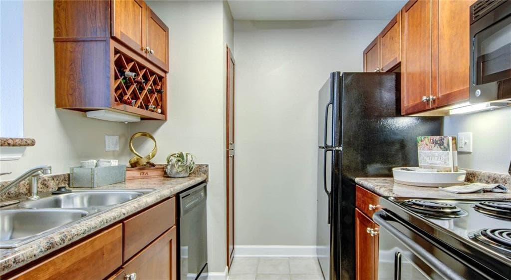1 bedroom, 1 bathroom, 705 sq ft apartment for rent at 100 Pinhurst Drive 1236P, Atlanta, GA 30339 for $1,179 a month — photo 3