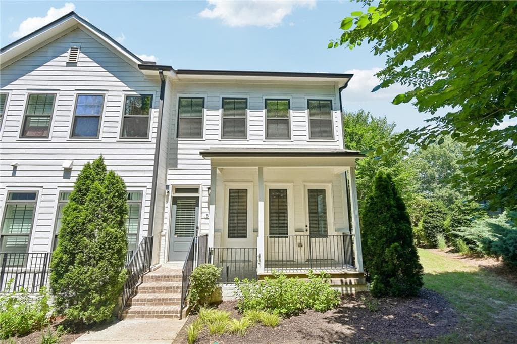 3 bedroom, 4 bathroom, 1,880 sq ft townhouse for sale at 511 Morningtide Way, Atlanta, GA 30324 — photo 1 of 27
