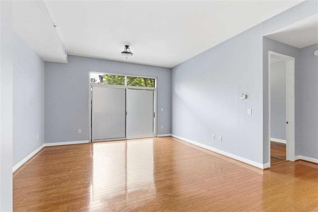 2 bedroom, 2 bathroom, 1,276 sq ft condominium for sale at 711 Cosmopolitan Drive 213, Atlanta, GA 30324 — photo 3