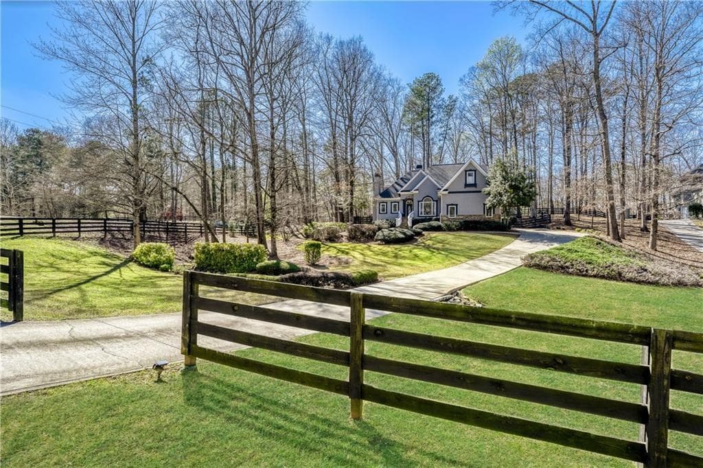 5 bedroom, 5 bathroom, 4,328 sq ft single family residence for rent at 14124 Hopewell Road, Alpharetta, GA 30004 for $5,600 a month — photo 2