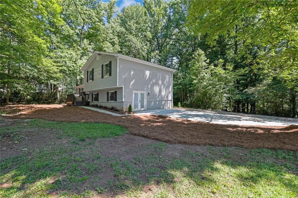 4 bedroom, 3 bathroom, 1,944 sq ft single family residence under contract at 1909 Suwanee Valley Road, Lawrenceville, GA 30043 — photo 3