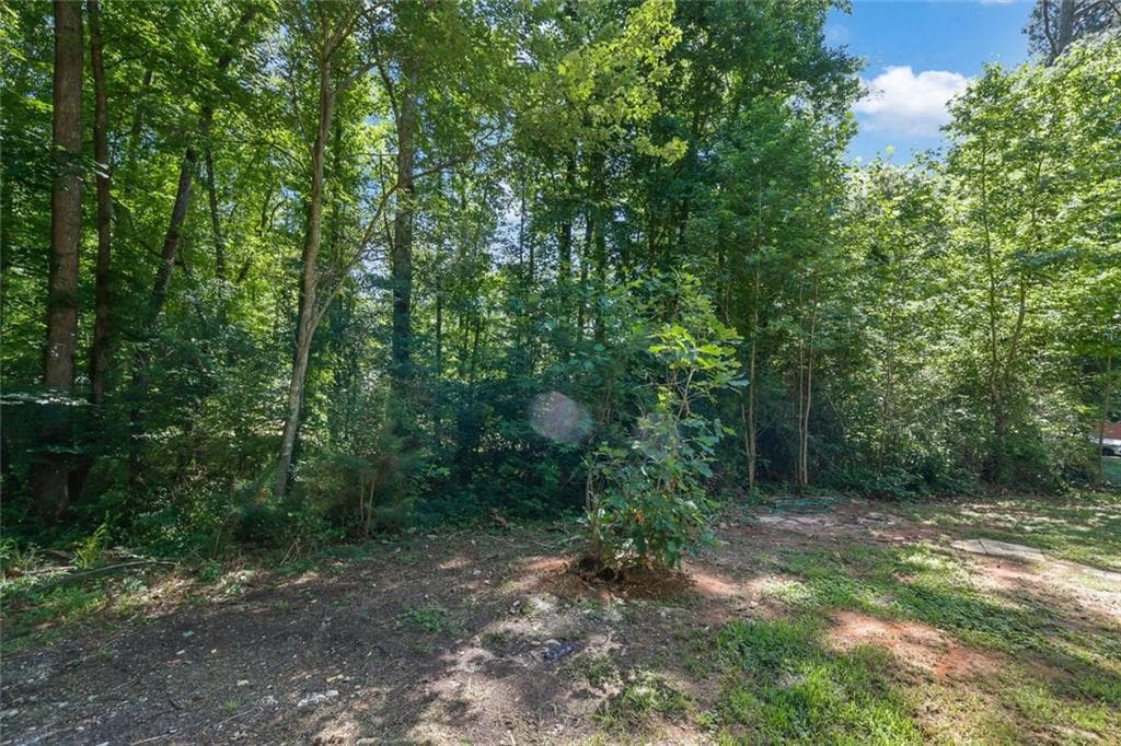 4 bedroom, 3 bathroom, 1,944 sq ft single family residence under contract at 1909 Suwanee Valley Road, Lawrenceville, GA 30043 — photo 7