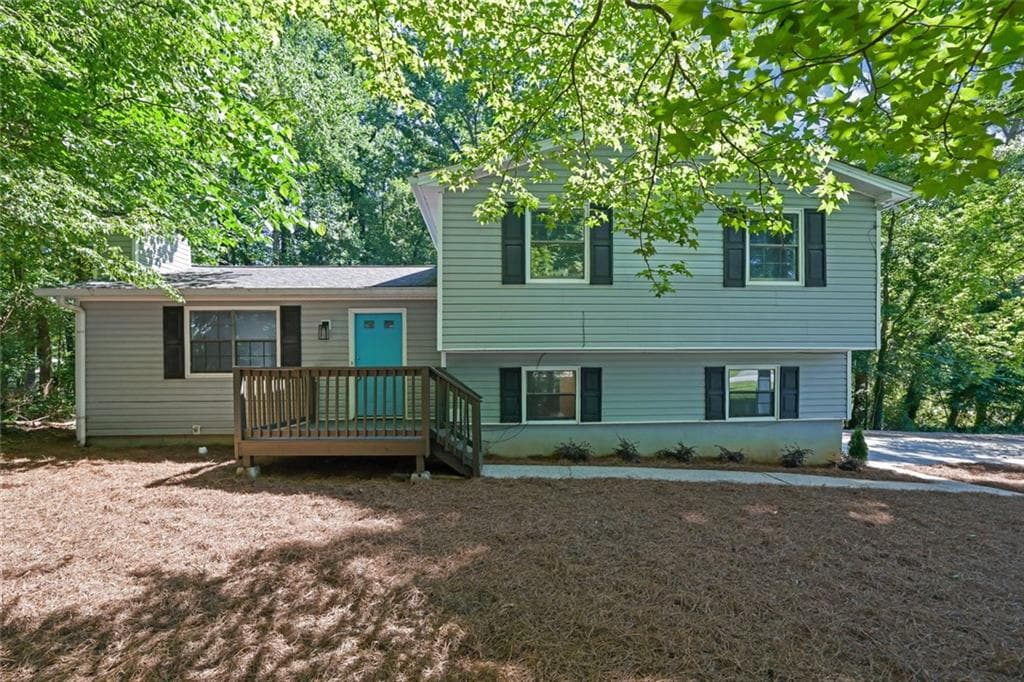 4 bedroom, 3 bathroom, 1,944 sq ft single family residence under contract at 1909 Suwanee Valley Road, Lawrenceville, GA 30043