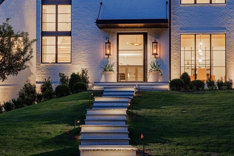 6 bedroom, 9 bathroom, 9,668 sq ft single family residence for sale at 2983 Habersham Court, Atlanta, GA 30305 — photo 3