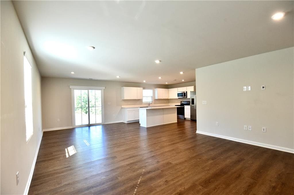 6 bedroom, 3 bathroom, 2,540 sq ft single family residence for rent at 8421 Limerick Lane, Winston, GA 30187 for $2,600 a month — photo 7
