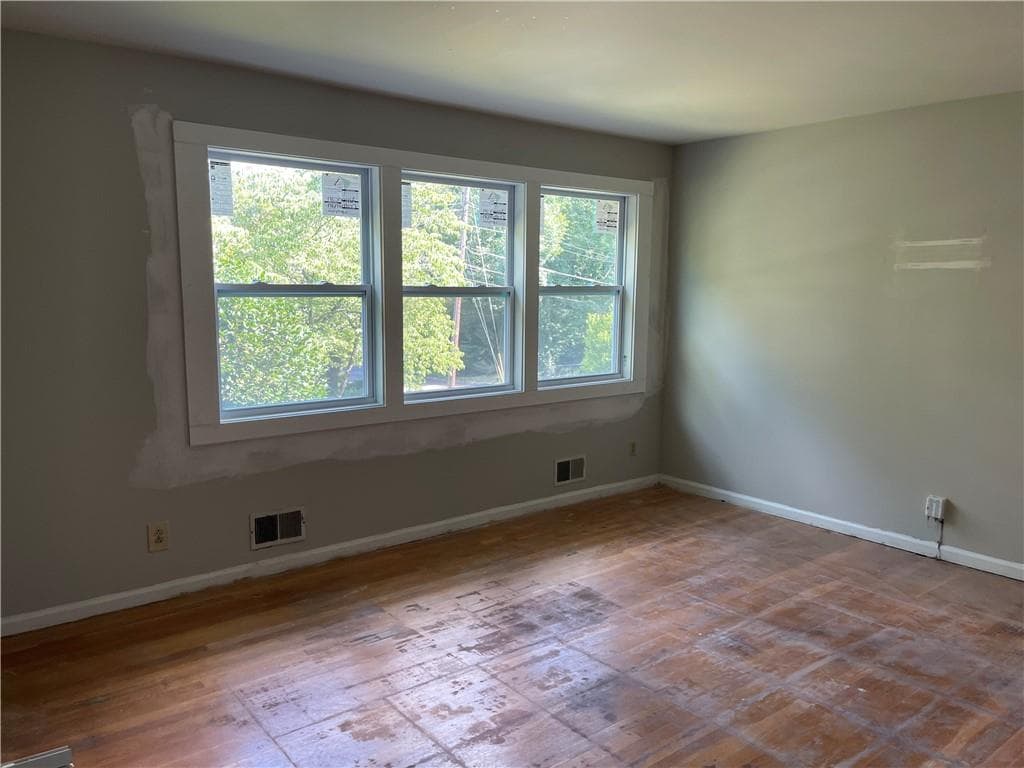4 bedroom, 3 bathroom, 1,888 sq ft single family residence for sale at 2910 Marlin Drive, Atlanta, GA 30341 — photo 6