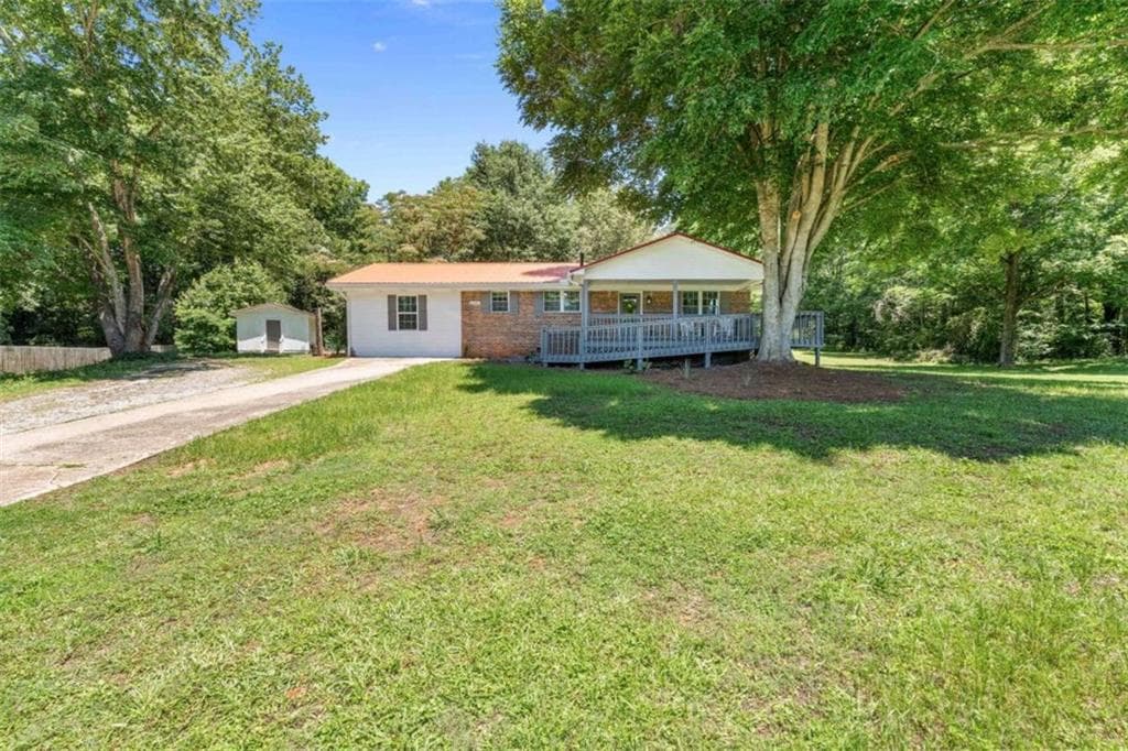 4 bedroom, 2 bathroom, 1,560 sq ft single family residence sold at 2385 Mount Zion Road, Carrollton, GA 30116