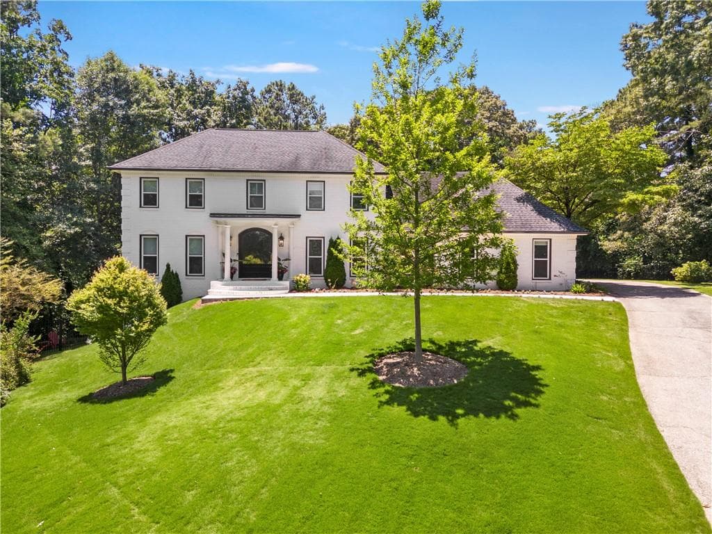 4 bedroom, 5 bathroom, 3,441 sq ft single family residence sold at 2912 Vinings Forest Way, Atlanta, GA 30339