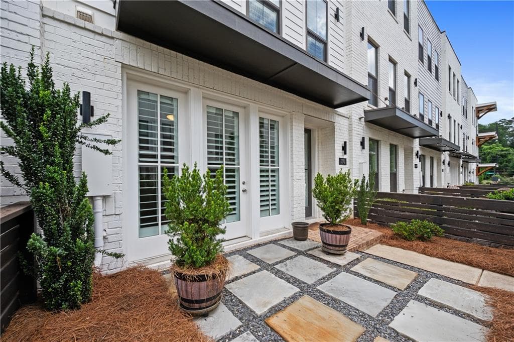 3 bedroom, 4 bathroom, 2,151 sq ft townhouse for sale at 271 Mitchell Lane, Woodstock, GA 30188 — photo 9