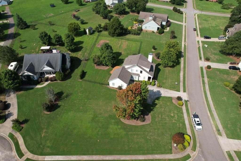 4 bedroom, 3 bathroom, 2,293 sq ft single family residence for sale at 1713 Townside Drive, Bishop, GA 30621 — photo 4