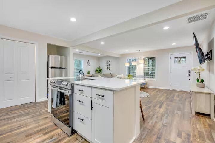 other for sale at 2841 Waters Road, Atlanta, GA 30354 — photo 9