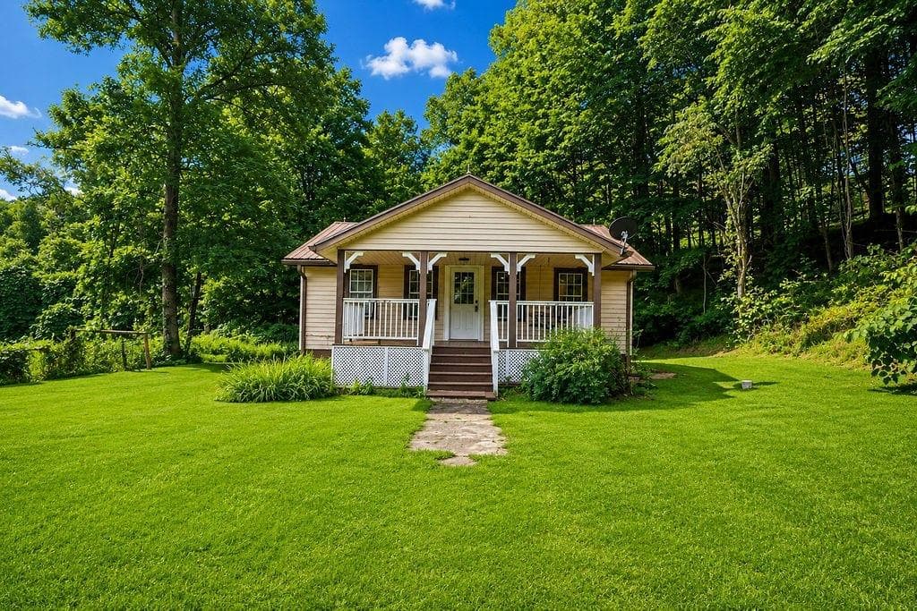 2 bedroom, 2 bathroom, 1,050 sq ft single family residence under contract at 1851 Camp Wahsega Road, Dahlonega, GA 30533 — photo 3