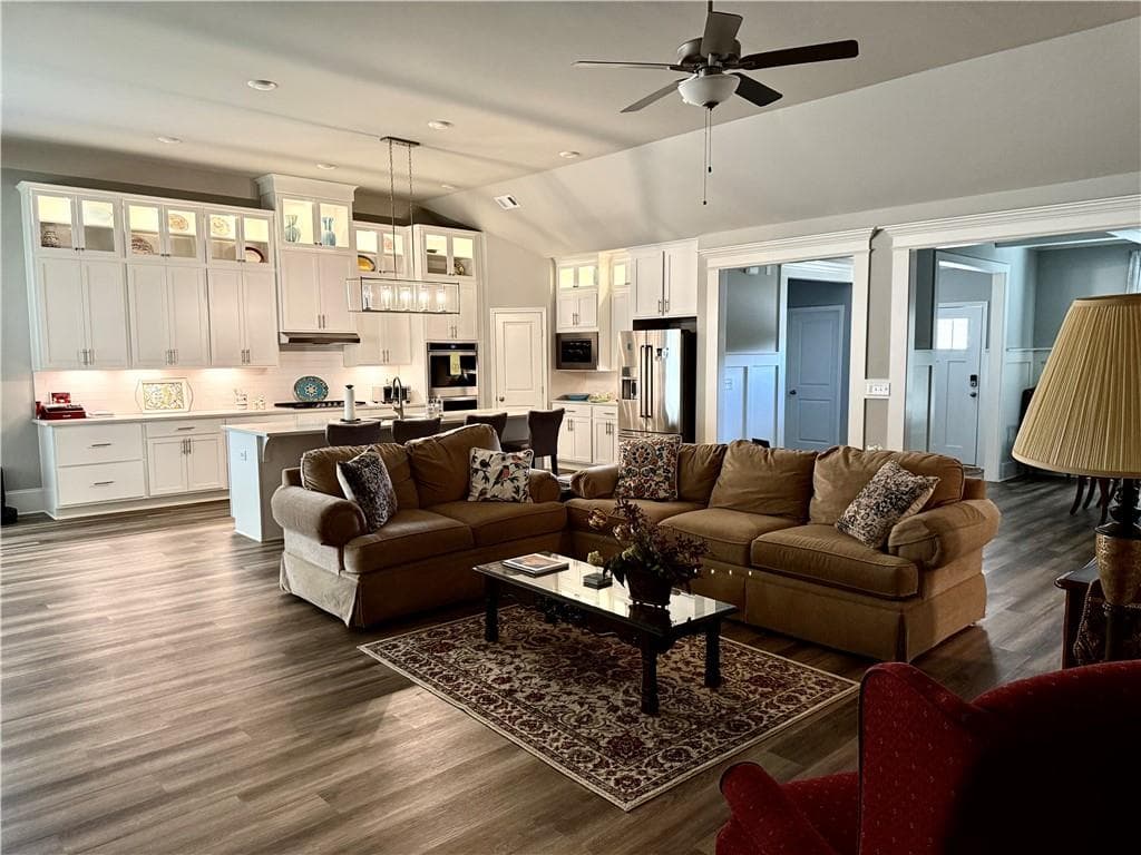 4 bedroom, 4 bathroom, 2,790 sq ft single family residence for sale at 2078 Sidney Cove Court, Buford, GA 30518 — photo 5
