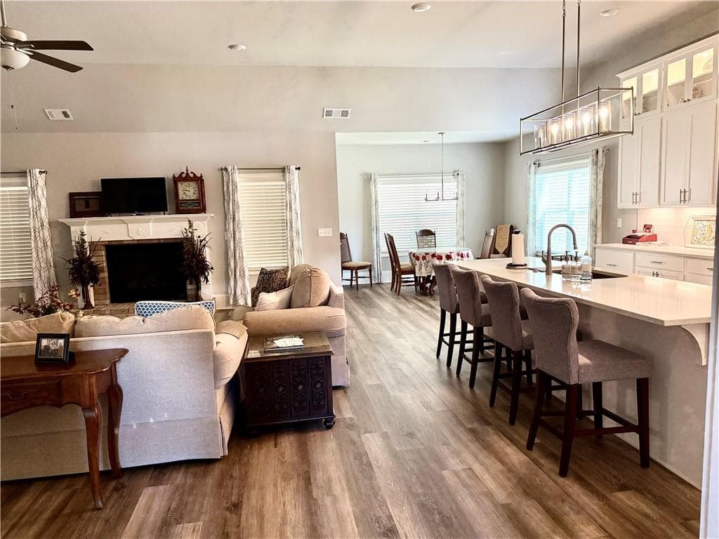 4 bedroom, 4 bathroom, 2,790 sq ft single family residence for sale at 2078 Sidney Cove Court, Buford, GA 30518 — photo 4