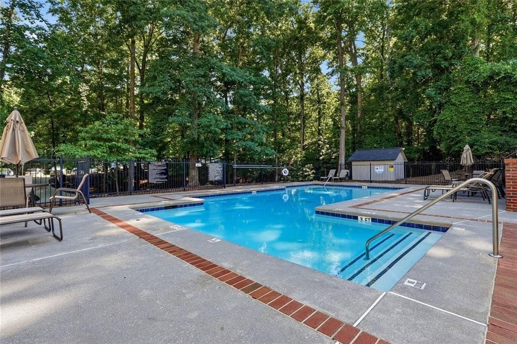 4 bedroom, 3 bathroom, 3,036 sq ft single family residence under contract at 3938 Lullwater Main, Kennesaw, GA 30144 — photo 5