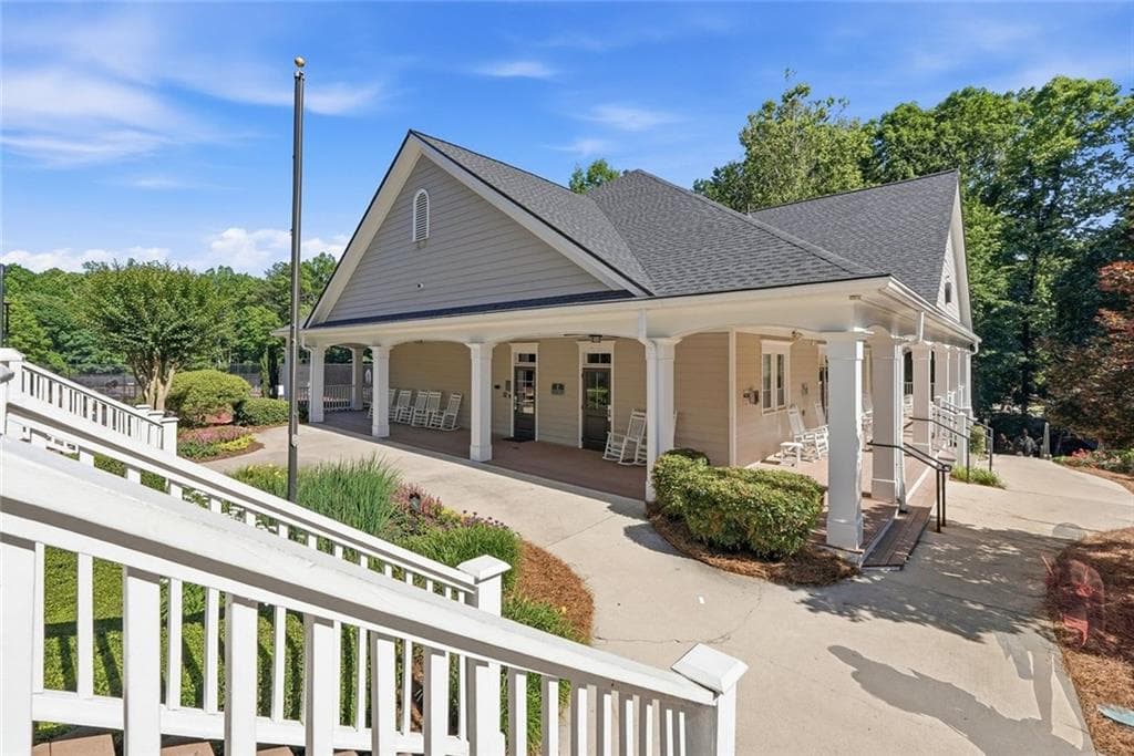 4 bedroom, 3 bathroom, 3,036 sq ft single family residence under contract at 3938 Lullwater Main, Kennesaw, GA 30144 — photo 8