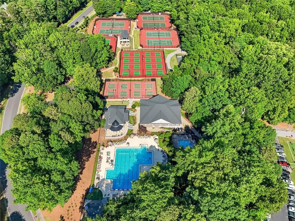 4 bedroom, 3 bathroom, 3,036 sq ft single family residence under contract at 3938 Lullwater Main, Kennesaw, GA 30144 — photo 4