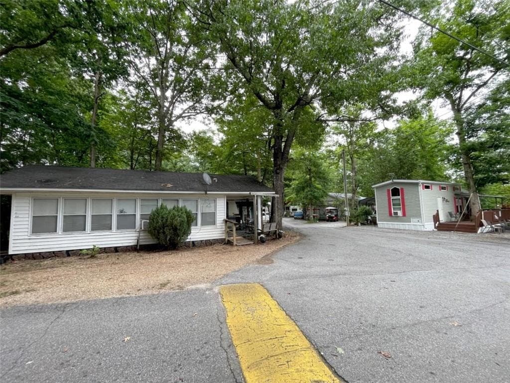 1 bedroom, 1 bathroom, 260 sq ft single family residence sold at 841 Mountain Shadows Drive, Cleveland, GA 30528
