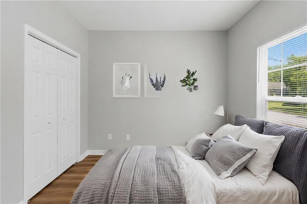 6 bedroom, 3 bathroom, 2,754 sq ft single family residence under contract at 379 Yonkers Avenue, Atlanta, GA 30314 — photo 4