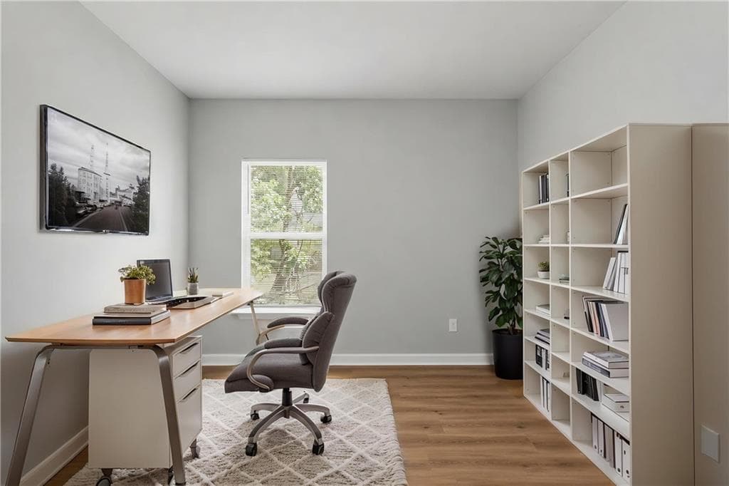 6 bedroom, 3 bathroom, 2,754 sq ft single family residence under contract at 379 Yonkers Avenue, Atlanta, GA 30314 — photo 6