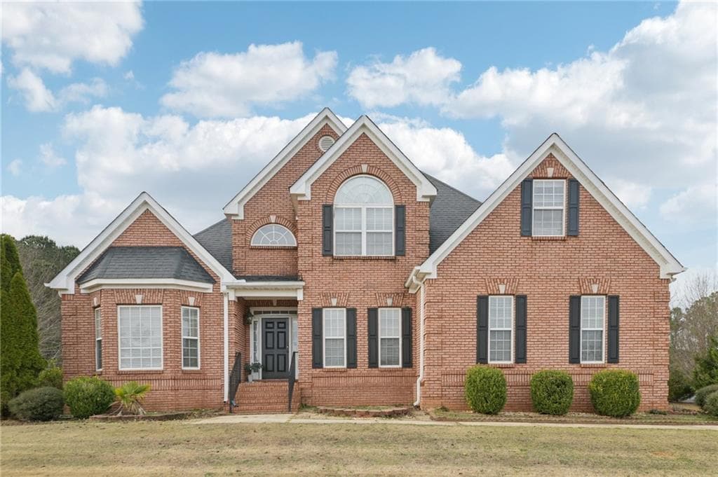 4 bedroom, 3 bathroom, 2,340 sq ft single family residence for sale at 400 Kyle Court, Fayetteville, GA 30215