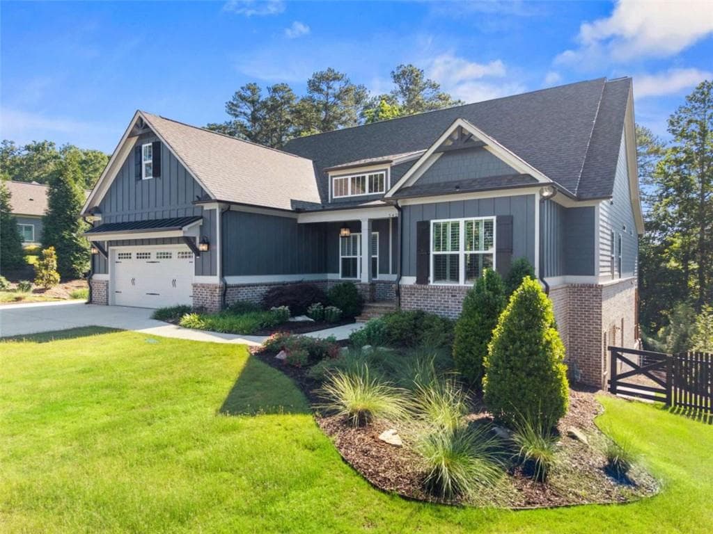 3 bedroom, 3 bathroom, 2,373 sq ft single family residence for sale at 5420 Fishermans Cove, Gainesville, GA 30506 — photo 2