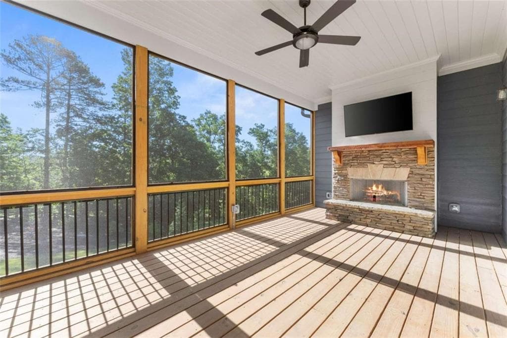 3 bedroom, 3 bathroom, 2,373 sq ft single family residence for sale at 5420 Fishermans Cove, Gainesville, GA 30506 — photo 6
