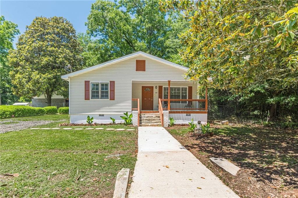 3 bedroom, 2 bathroom, 1,418 sq ft single family residence for sale at 328 Carter Street, Greenville, GA 30222 — photo 4