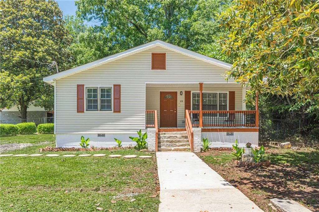 3 bedroom, 2 bathroom, 1,418 sq ft single family residence for sale at 328 Carter Street, Greenville, GA 30222 — photo 5