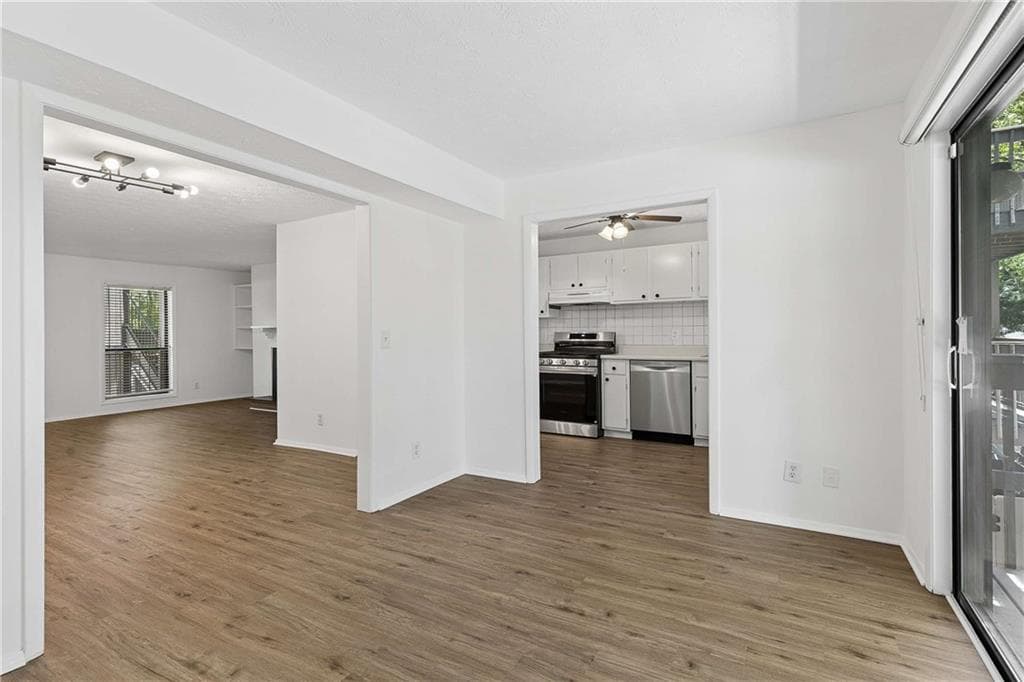 2 bedroom, 2 bathroom, 1,320 sq ft condominium for sale at 106 Cedar Court, Marietta, GA 30067 — photo 10