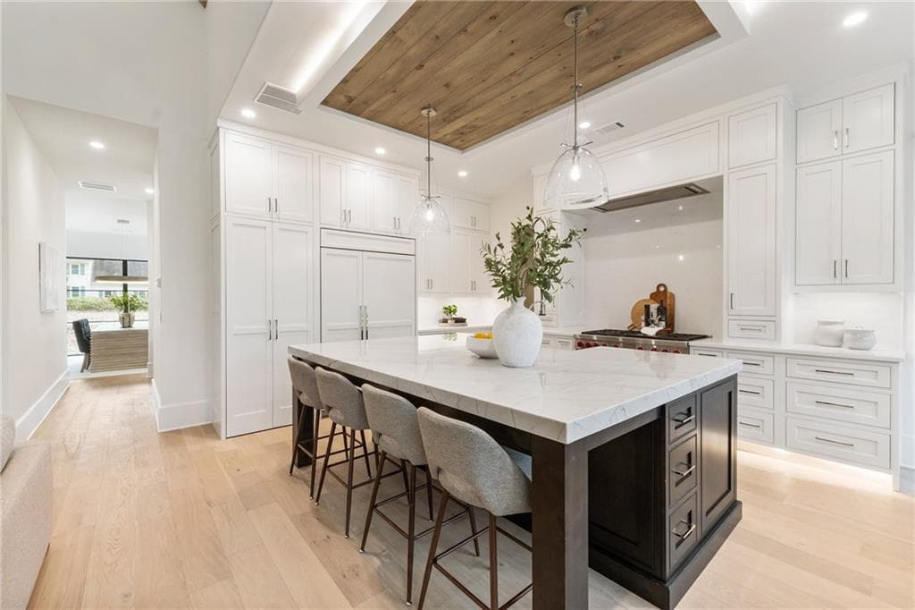 5 bedroom, 7 bathroom, 4,970 sq ft single family residence for sale at 175 Andover, Alpharetta, GA 30009 — photo 3