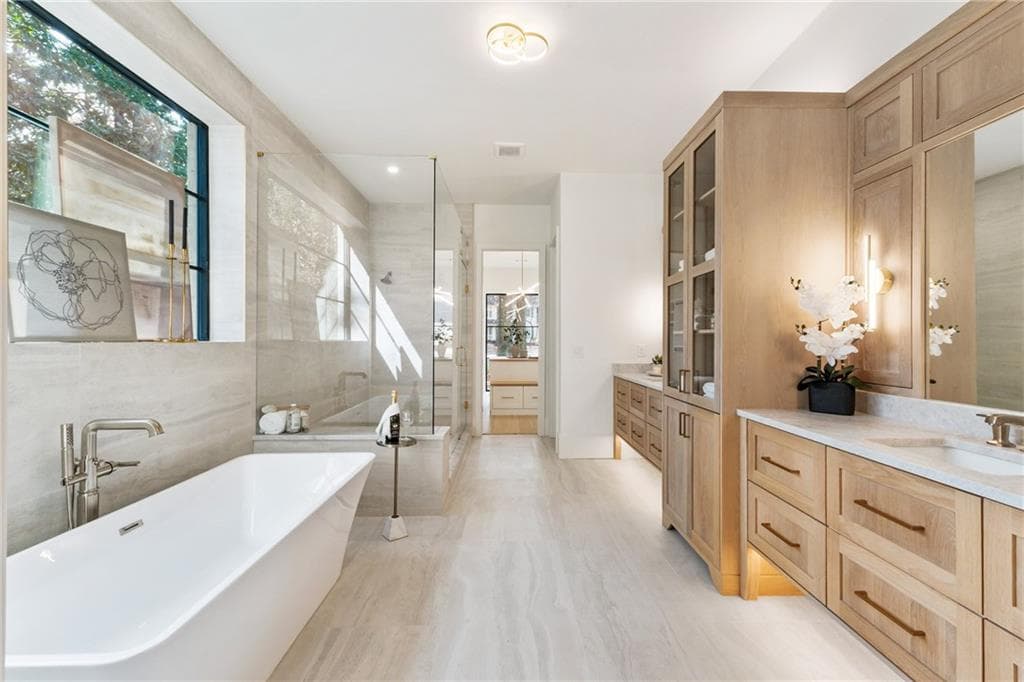 5 bedroom, 7 bathroom, 4,970 sq ft single family residence for sale at 175 Andover, Alpharetta, GA 30009 — photo 5