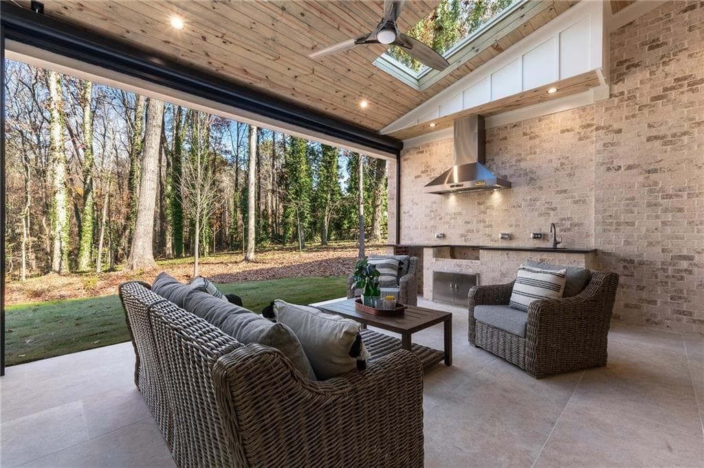 5 bedroom, 7 bathroom, 4,970 sq ft single family residence for sale at 175 Andover, Alpharetta, GA 30009 — photo 7