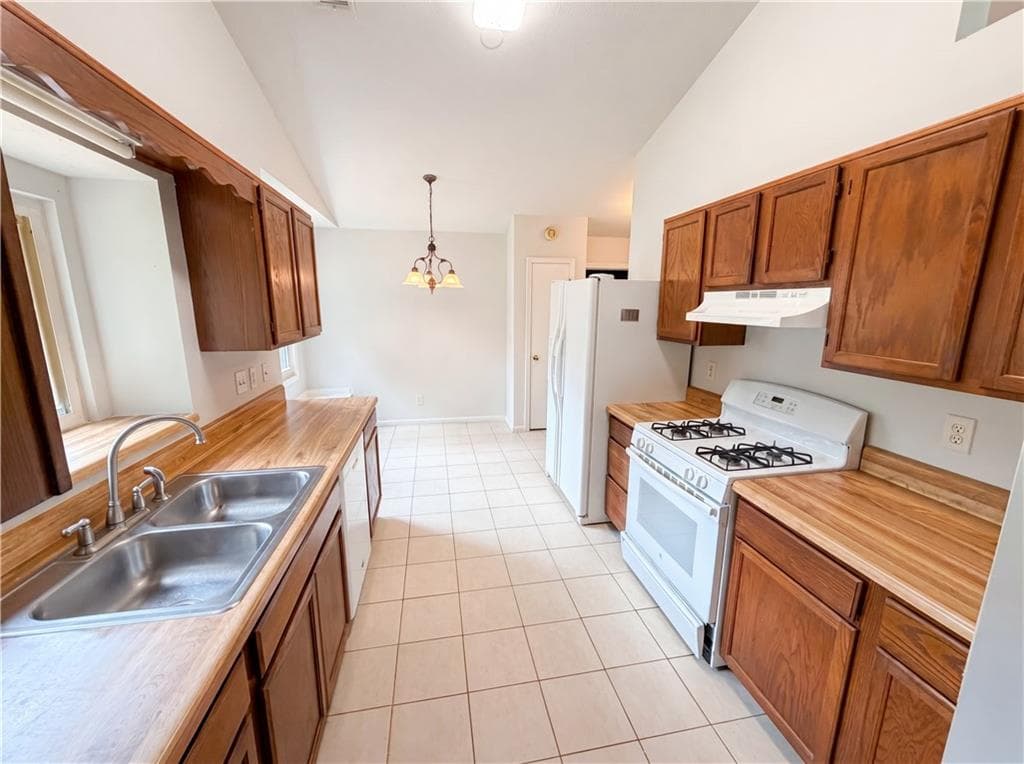3 bedroom, 2 bathroom, 1,446 sq ft single family residence for sale at 158 Colemans Bluff Drive, Woodstock, GA 30188 — photo 2