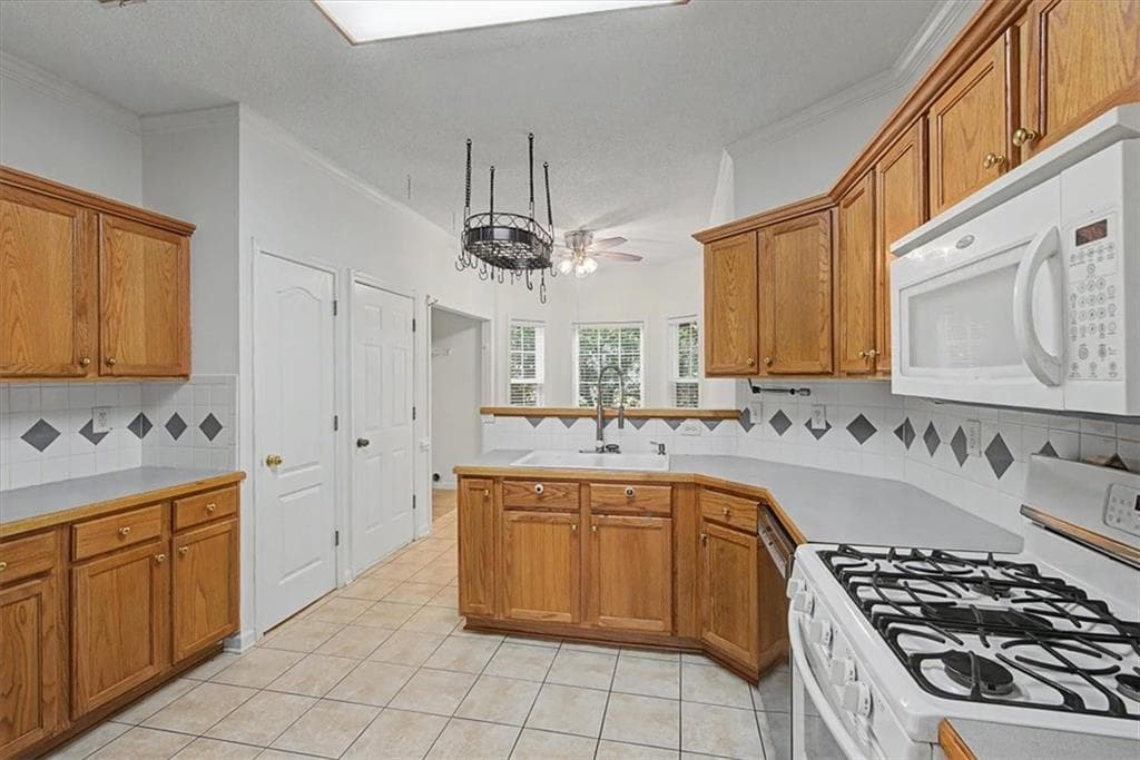 4 bedroom, 3 bathroom, 2,288 sq ft single family residence for sale at 164 Ivey Lake Parkway, Temple, GA 30179 — photo 9