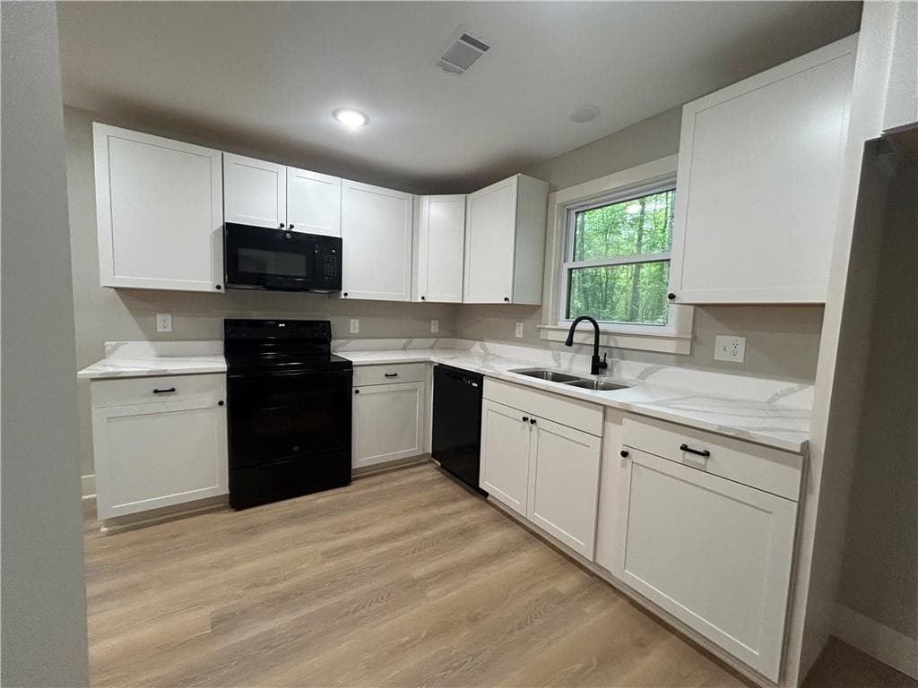 3 bedroom, 2 bathroom, 1,500 sq ft single family residence for sale at 114 Liberty Lane, Bremen, GA 30110 — photo 5